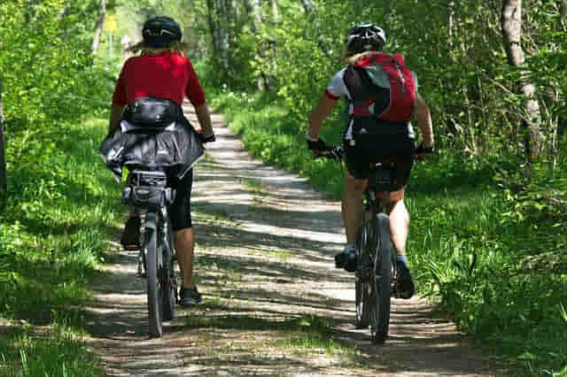 bicicleta-de-montana-por-el-campo